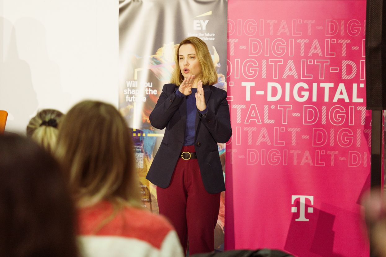 Η Ξένια Νικολακοπούλου στο Include Career Fair.